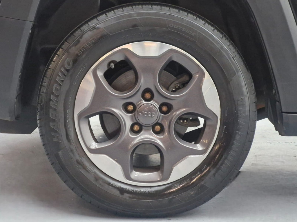 Imagem do veículo JEEP RENEGADE 1.8 FLEX AUTOMÁTICO - 2018 - PRETA