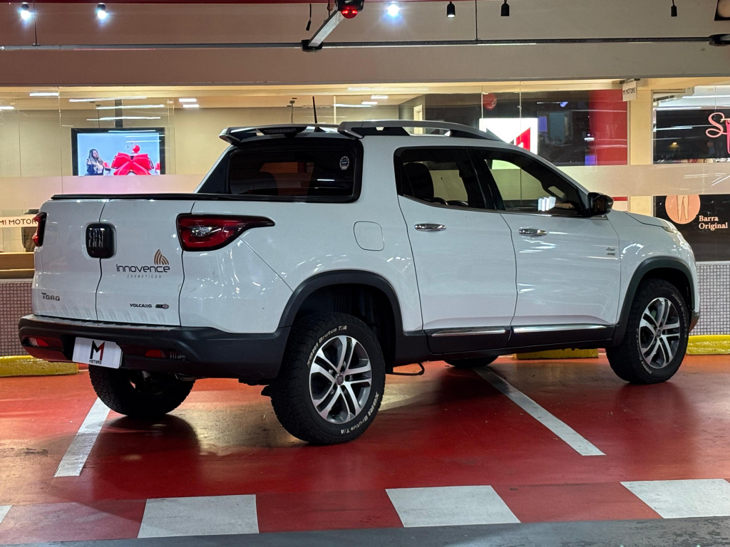 Imagem do veículo FIAT TORO VOLCANO 2.0 16V TURBO DIESEL  4WD AT9 - 2018 - BRANCO
