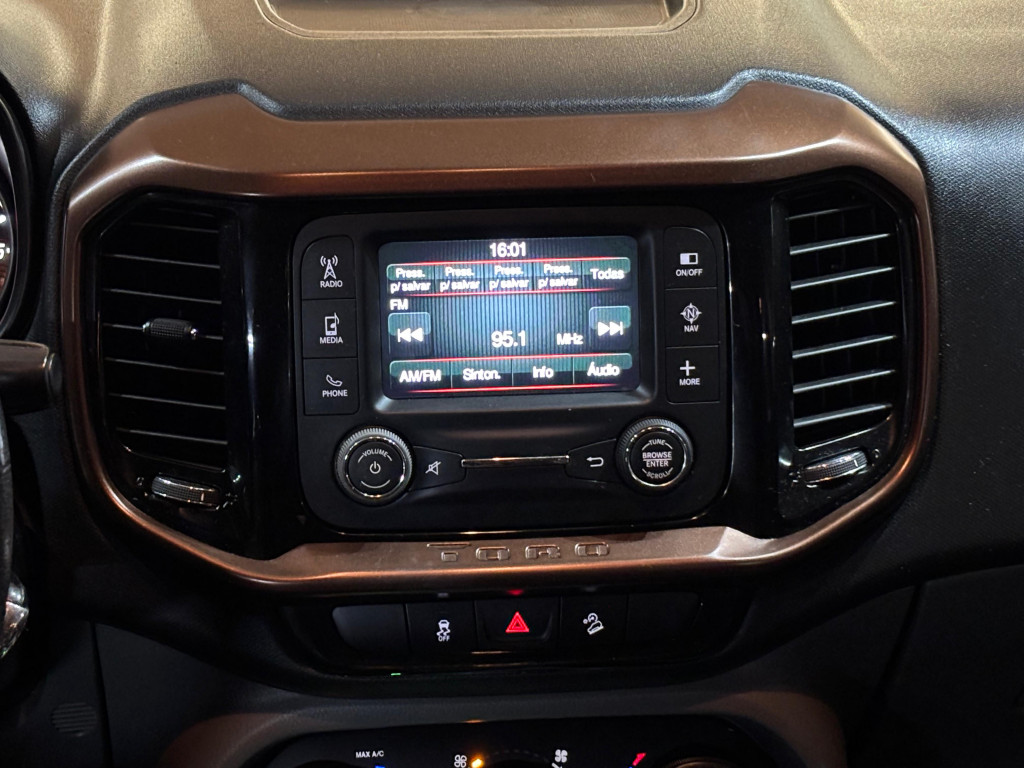 Imagem do veículo FIAT TORO VOLCANO 2.0 16V TURBO DIESEL  4WD AT9 - 2018 - BRANCO