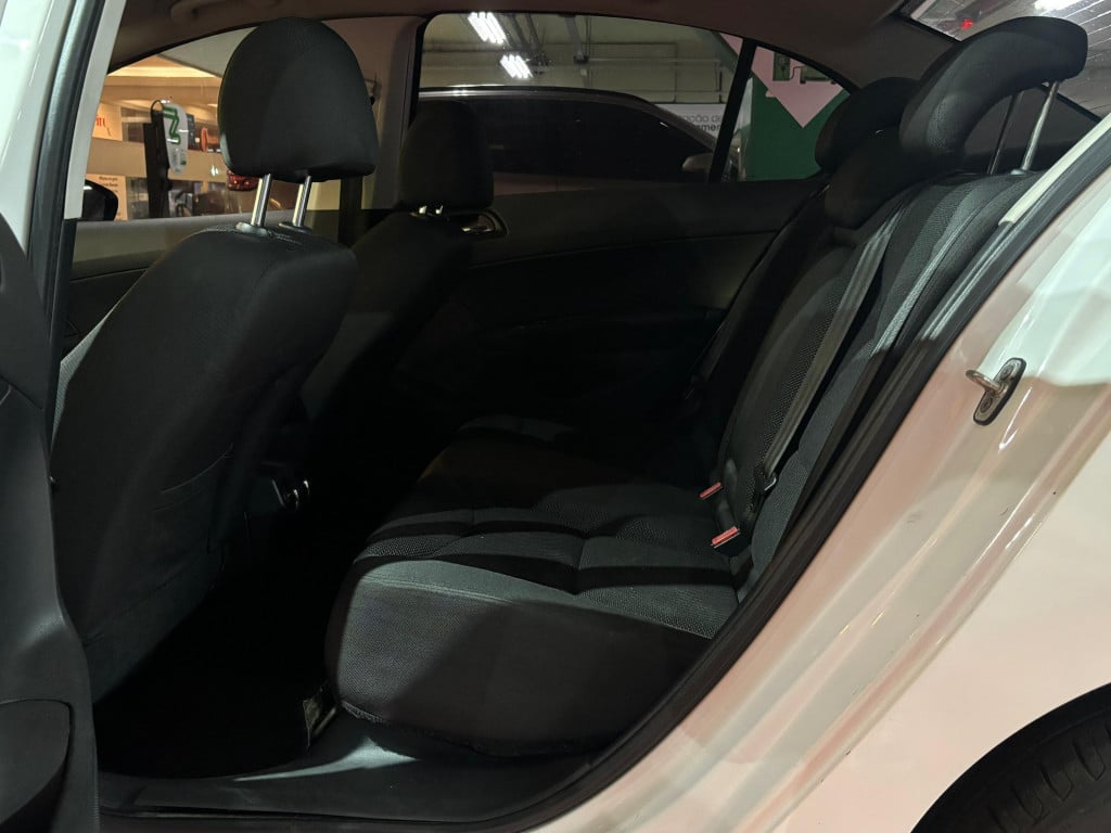Imagem do veículo PEUGEOT 408 ALLURE 2.0 16V FLEX 4P AUTOMÁTICO