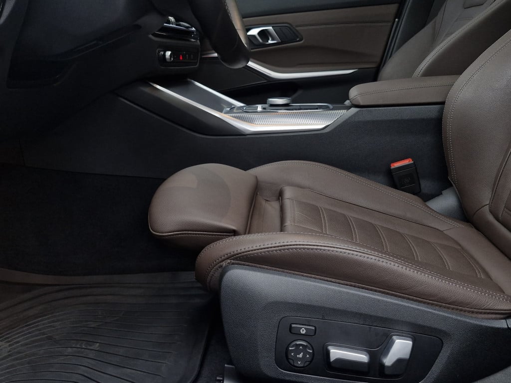 Imagem do veículo BMW 320i M SPORT 2.0 TURBO  ACTIVE FLEX - 2024 - CINZA