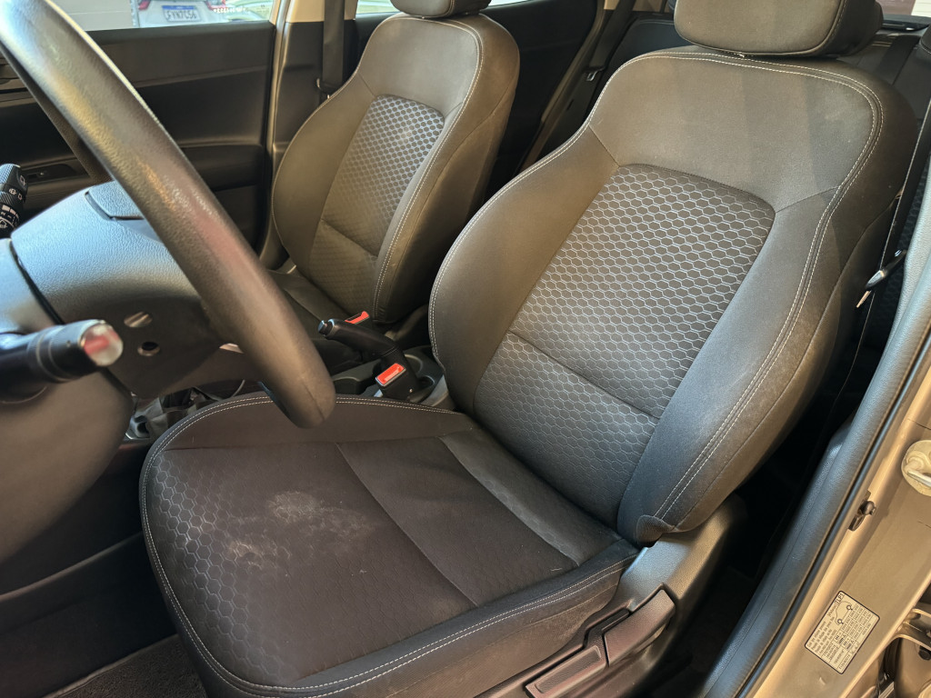 Imagem do veículo HYUNDAI HB20 1.0 12V FLEX VISION MANUAL
