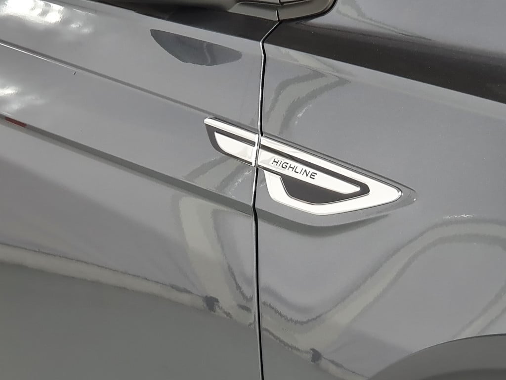 Imagem do veículo VOLKSWAGEN NIVUS HIGHLINE 1.0 FLEX 200 TSI AUTOMÁTICO - 2021 - CINZA