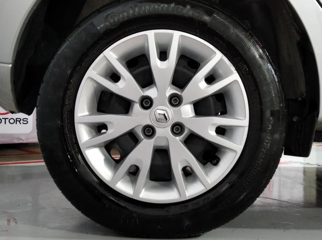 Imagem do veículo RENAULT SANDERO ZEN 1.0 SCE FLEX  MANUAL - 2020 - PRATA