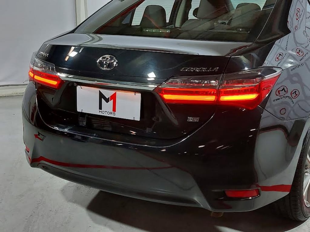 Imagem do veículo TOYOTA COROLLA GLI 1.8 FLEX 4P CVT - 2019 - PRETO