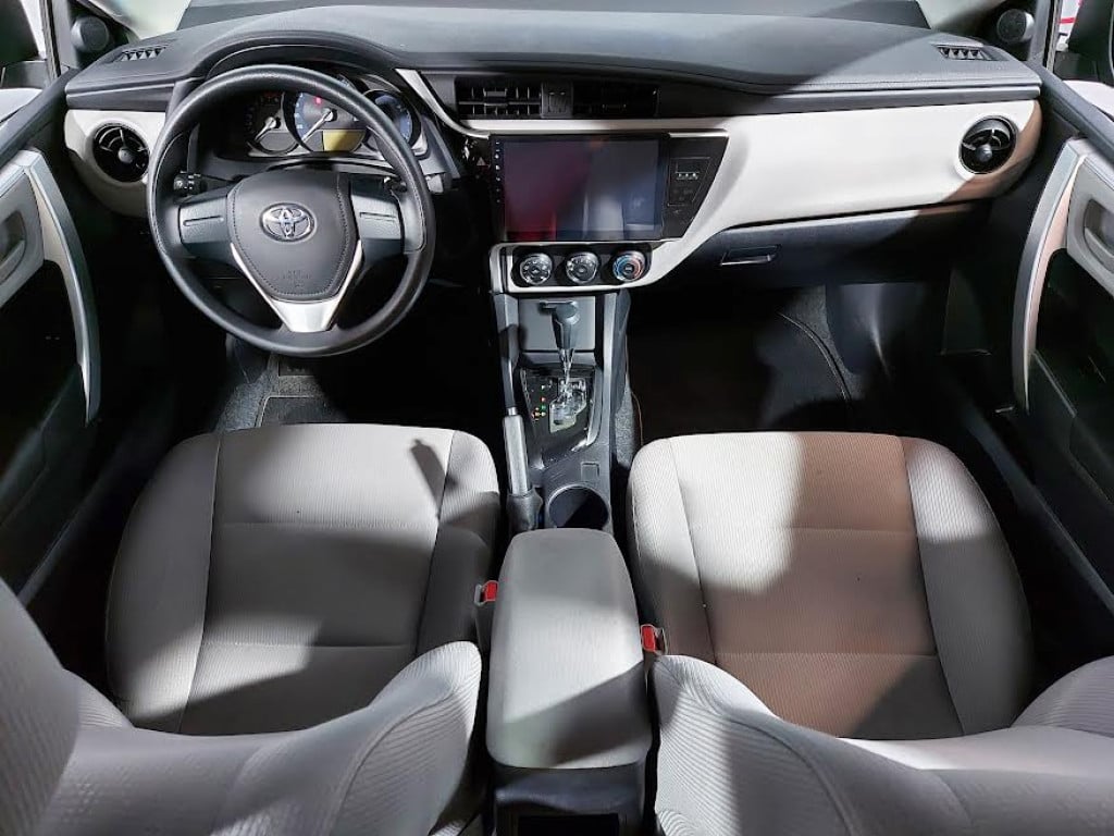 Imagem do veículo TOYOTA COROLLA GLI 1.8 FLEX 4P CVT - 2019 - PRETO