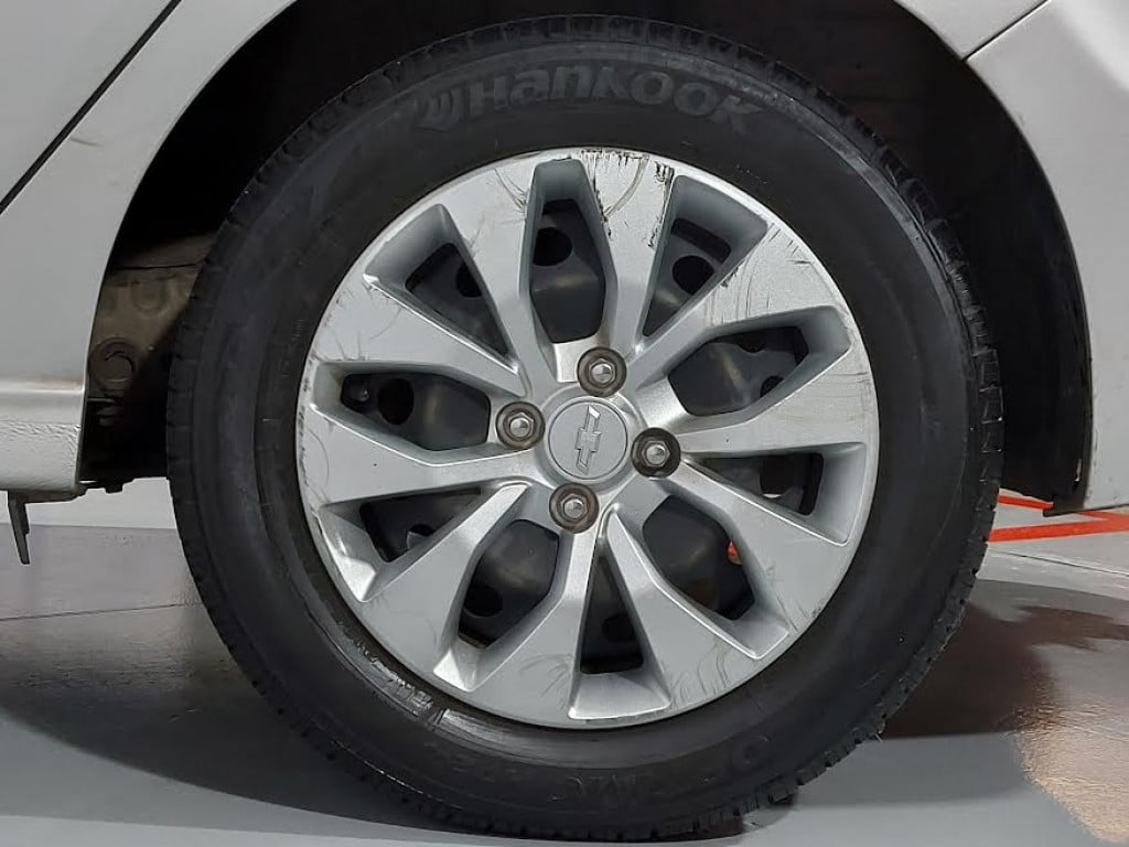Imagem do veículo CHEVROLET PRISMA LT 1.4 MPFI FLEX MANUAL - 2018 - PRATA