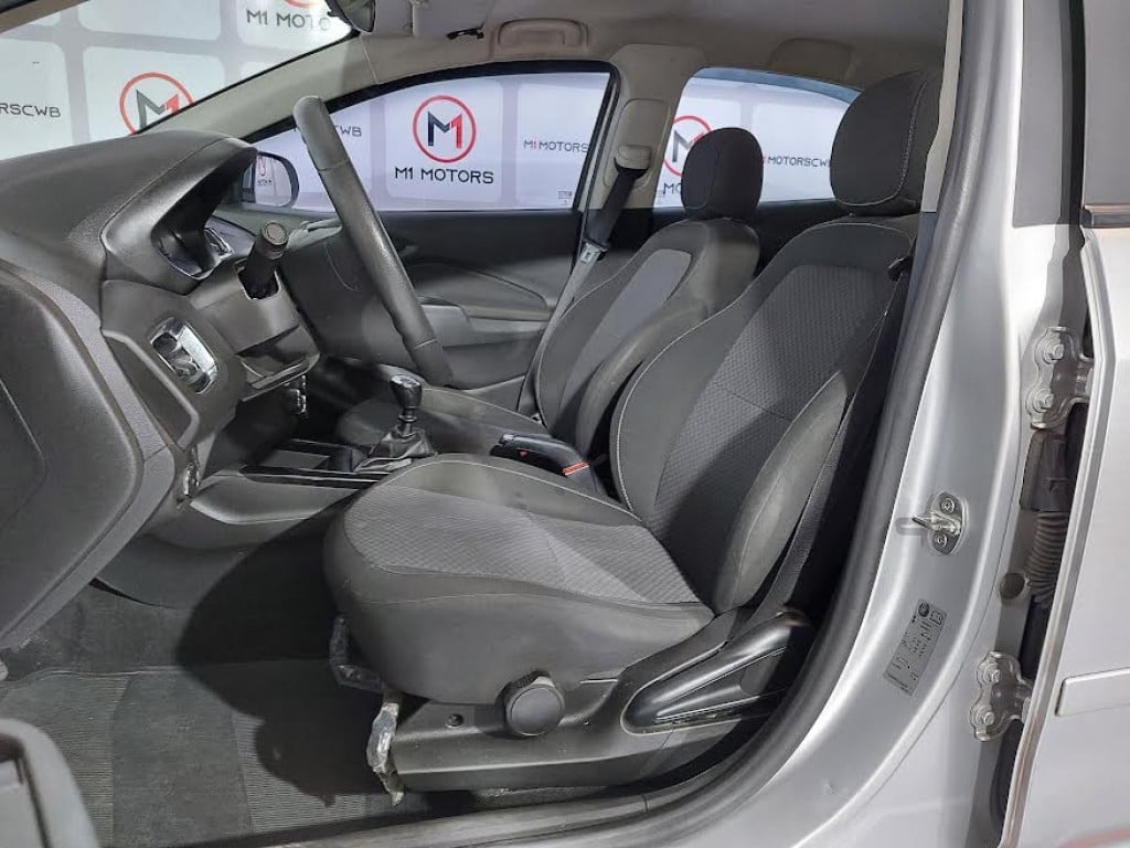 Imagem do veículo CHEVROLET PRISMA LT 1.4 MPFI FLEX MANUAL - 2018 - PRATA