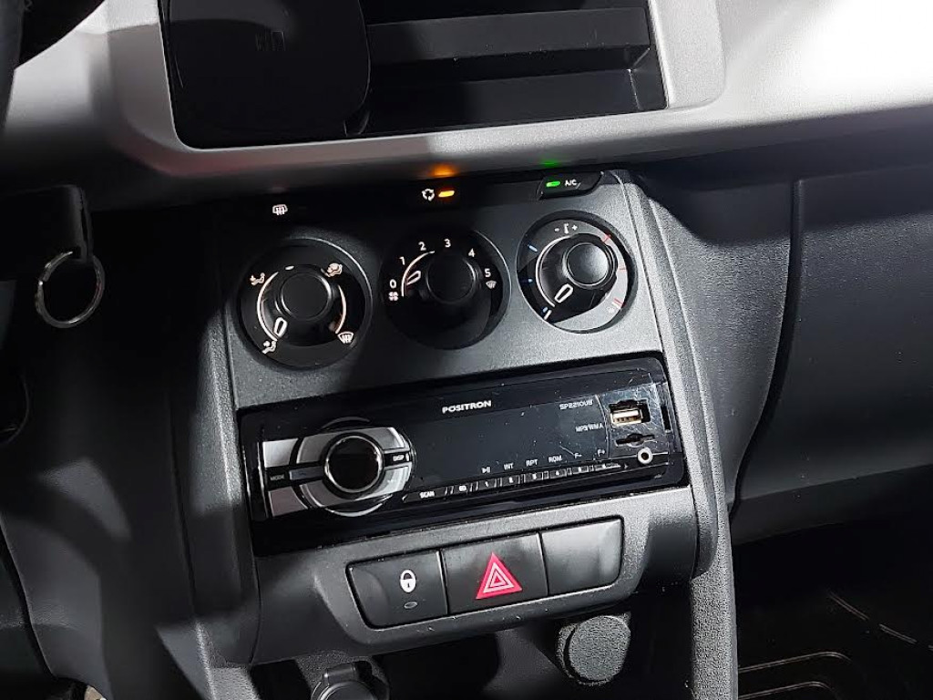 Imagem do veículo CITROËN AIRCROSS START 1.6 FLEX MANUAL - 2018 - PRATA