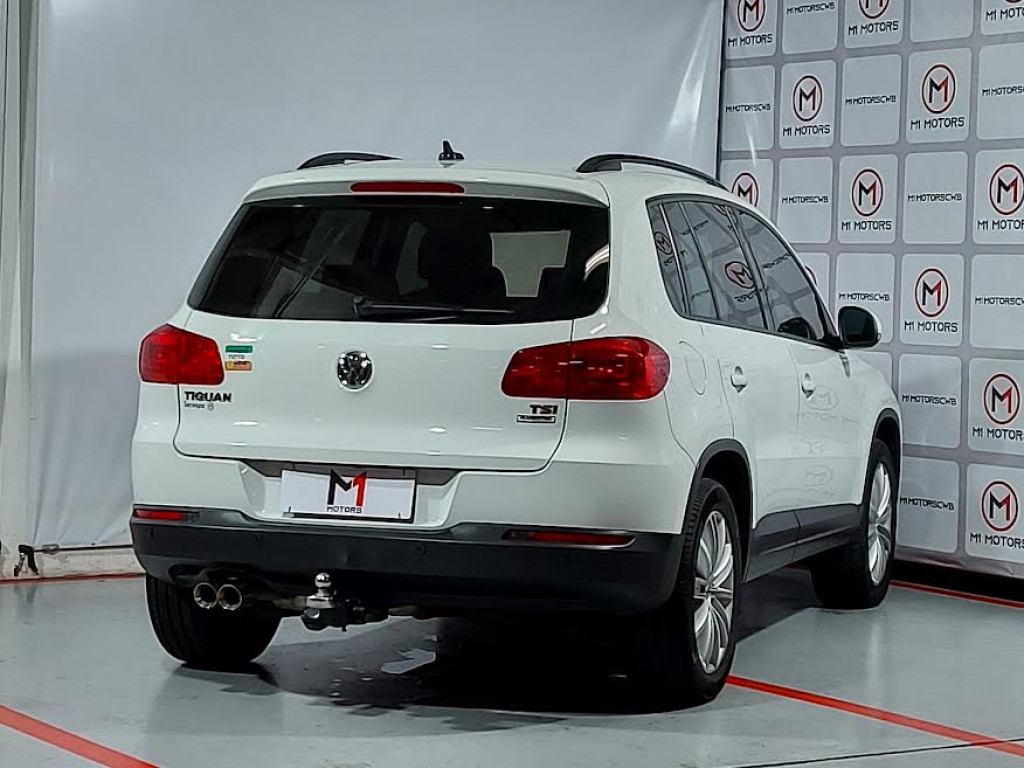 Imagem do veículo VOLKSWAGEN TIGUAN 1.4 TSI TURBO GASOLINA AUTOMATIZADO - 2017 - BRANCO