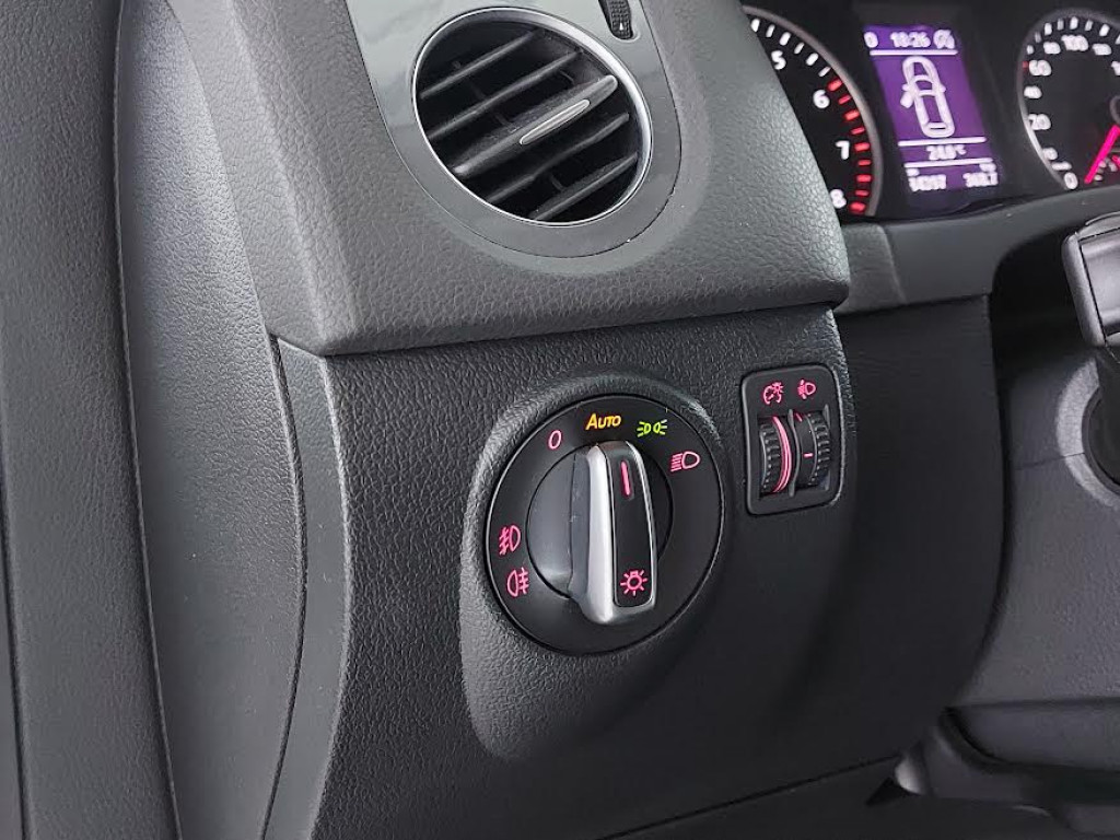 Imagem do veículo VOLKSWAGEN TIGUAN 1.4 TSI TURBO GASOLINA AUTOMATIZADO - 2017 - BRANCO