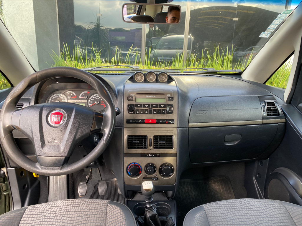 Imagem do veículo IDEA ADVENTURE 1.8