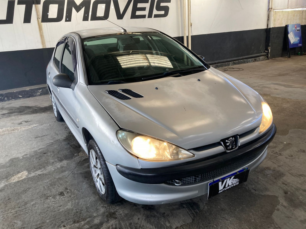 PEUGEOT 206 1.4 SENSATION 8V GASOLINA  4P MANUAL