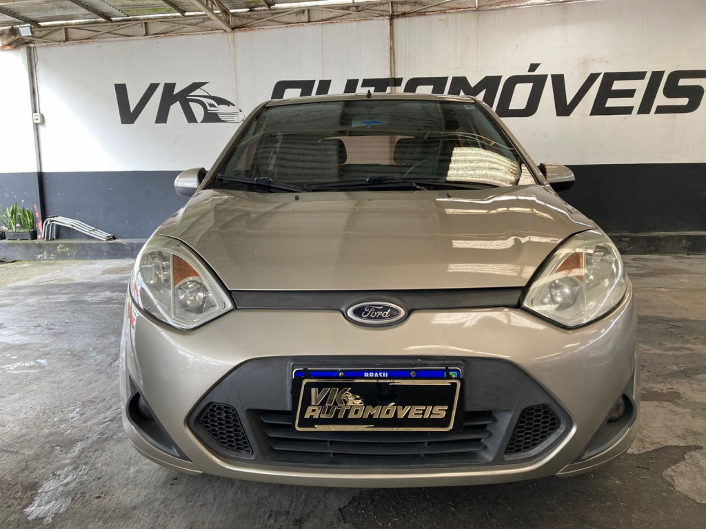 Imagem do veículo FORD FIESTA 1.6 MPI CLASS HATCH 8V FLEX 4P MANUAL