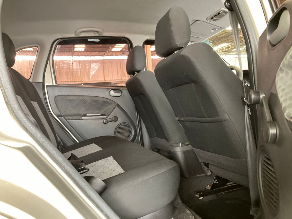 Imagem do veículo FORD FIESTA 1.6 MPI CLASS HATCH 8V FLEX 4P MANUAL