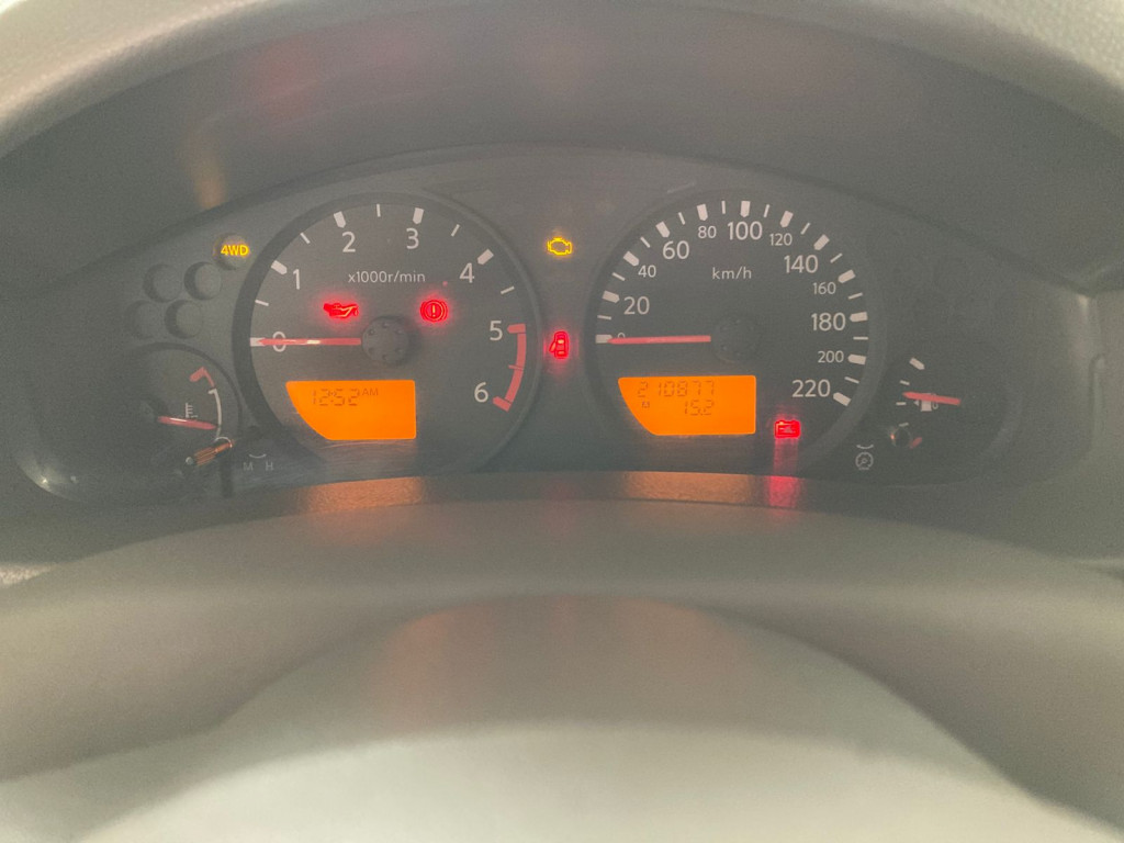 Imagem do veículo NISSAN FRONTIER 2.5 LE 4X4 CD TURBO ELETRONIC DIESEL 4P MANUAL
