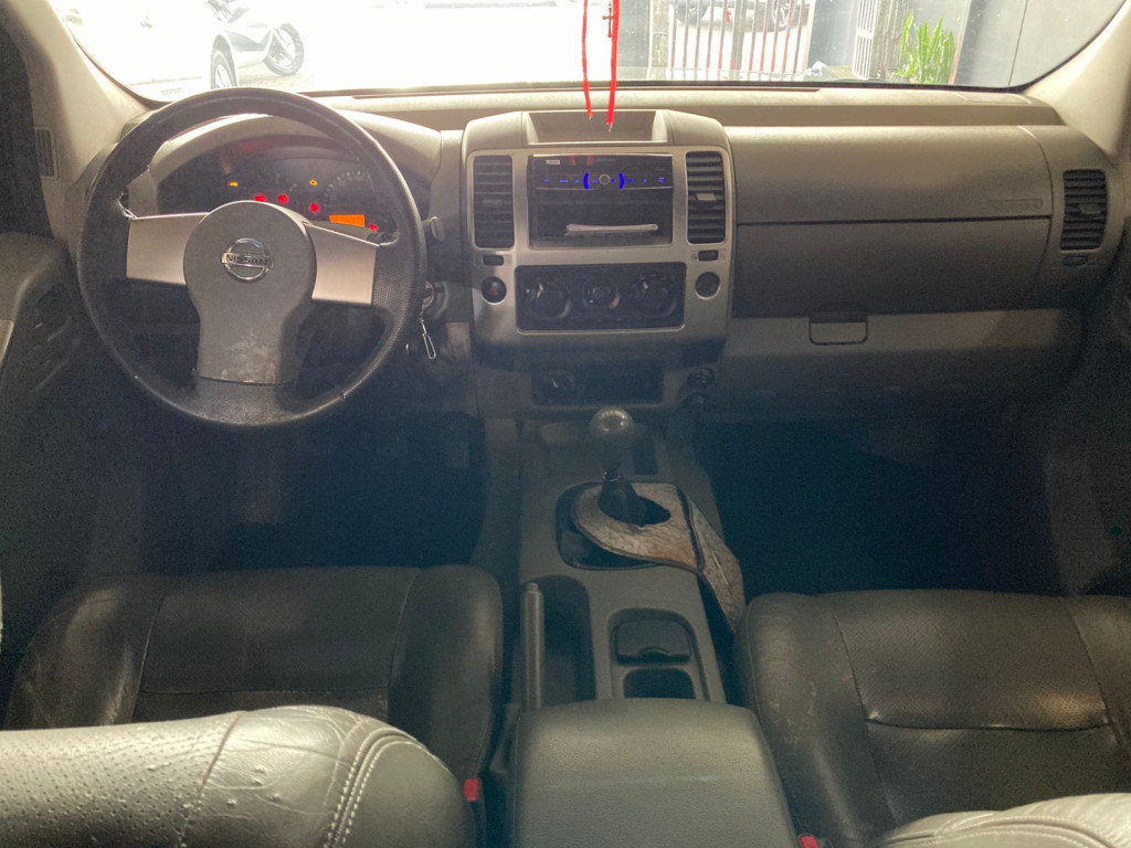 Imagem do veículo NISSAN FRONTIER 2.5 LE 4X4 CD TURBO ELETRONIC DIESEL 4P MANUAL
