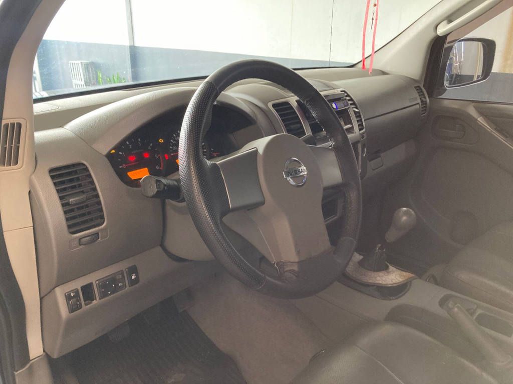 Imagem do veículo NISSAN FRONTIER 2.5 LE 4X4 CD TURBO ELETRONIC DIESEL 4P MANUAL