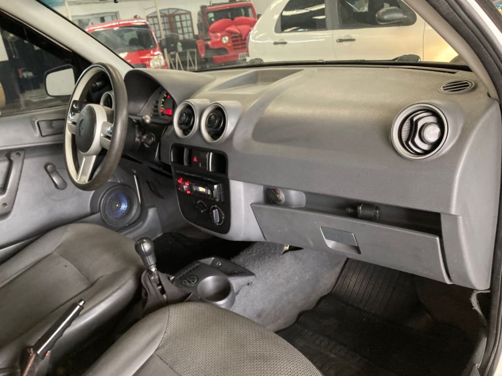 Imagem do veículo VOLKSWAGEN SAVEIRO 1.6 MI CS 8V FLEX 2P MANUAL G.IV
