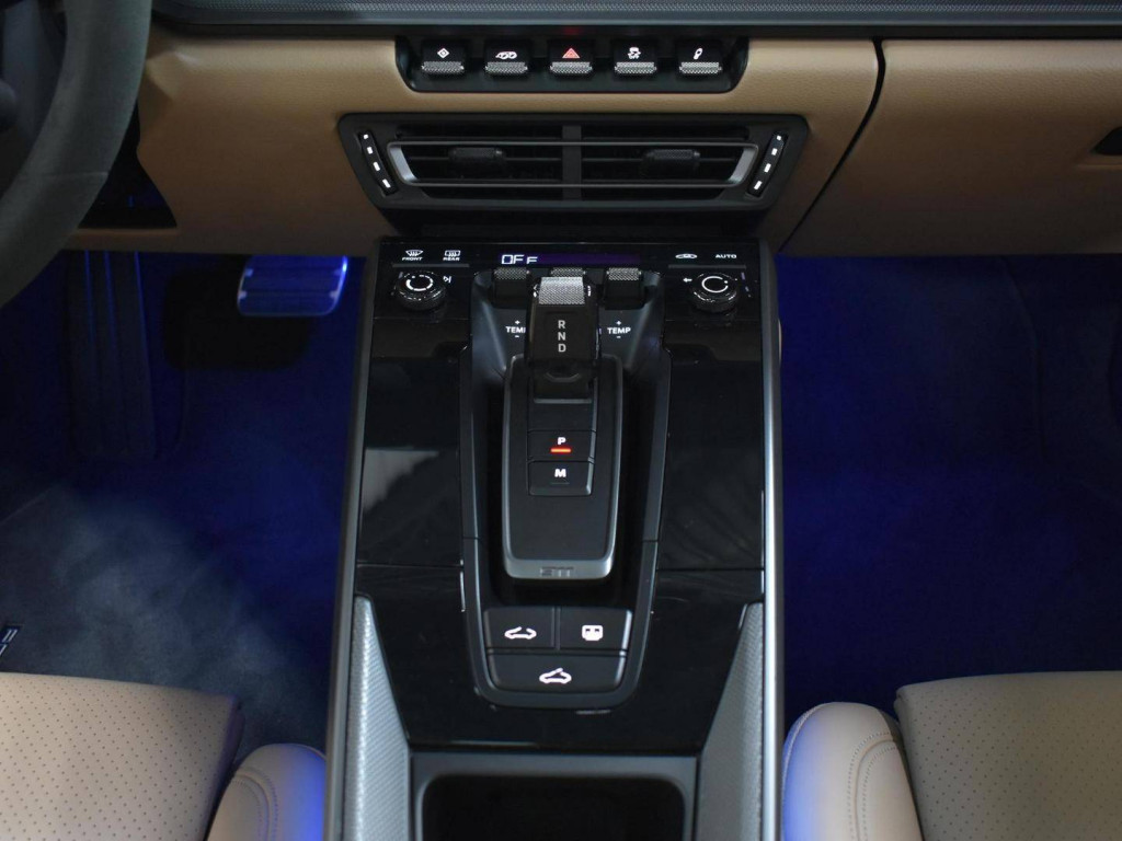Imagem do veículo PORSCHE 911 CARRERA COUPE 3.0 (991/992) 2024