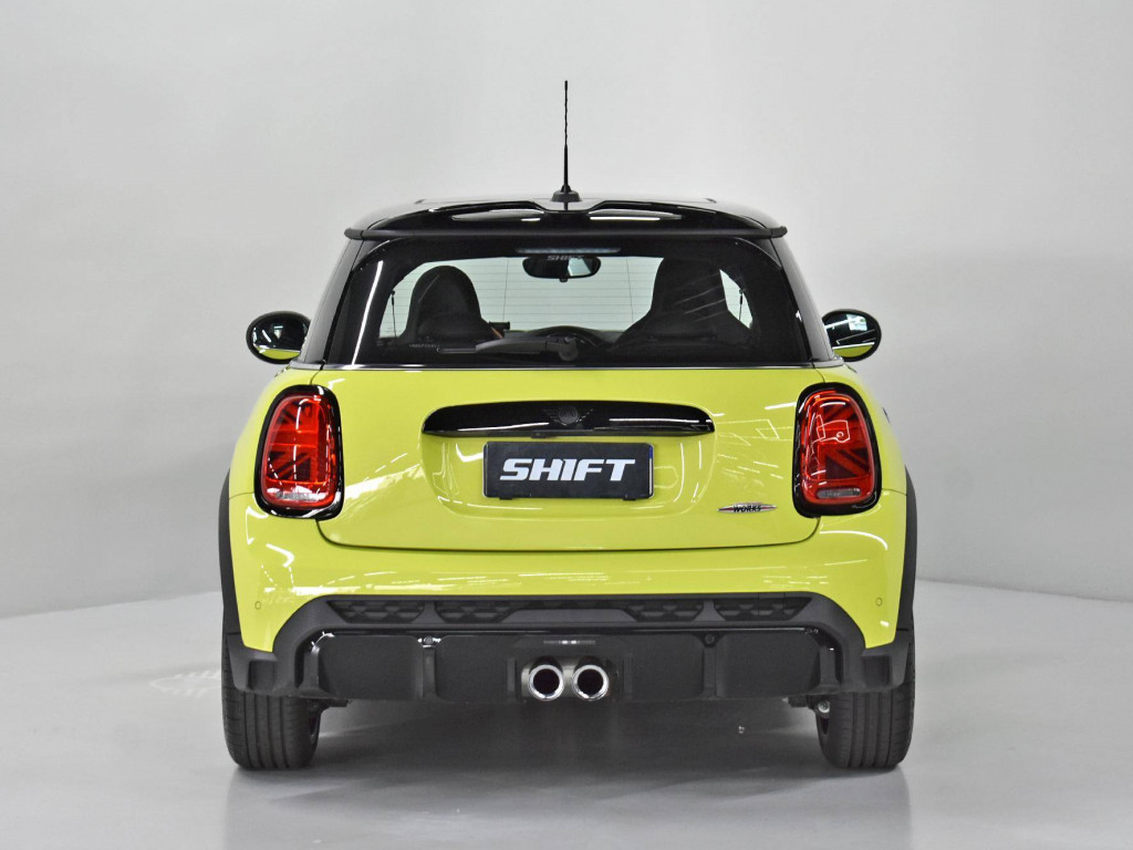 Imagem do veículo MINI COOPER JOHN WORKS 25K EDIT. 2.0 TURBO 3P 2024