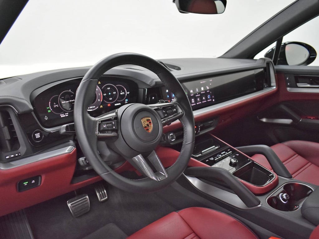 Imagem do veículo PORSCHE CAYENNE S COUPE 4.0 V8 474CV 2024