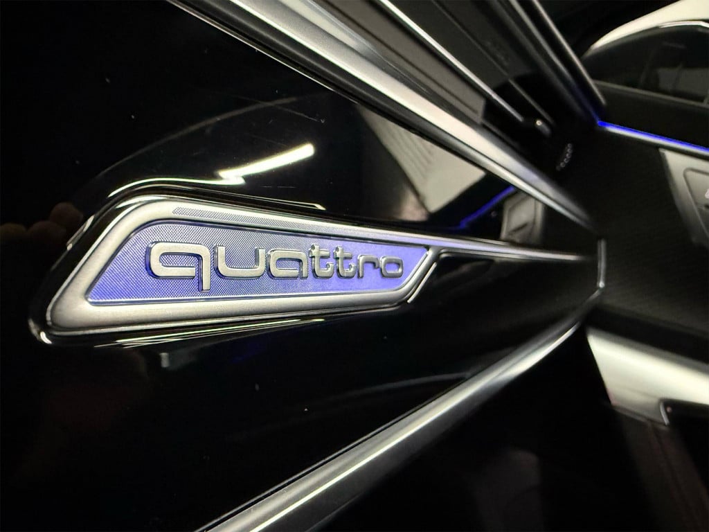 Imagem do veículo AUDI RS6 4.0 AVANT FSI BI-TB QUATTRO TIP. 5P 2021
