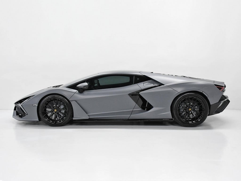 Imagem do veículo LAMBORGHINI REVUELTO COUPE LP 1015-4 (HIB) 2024