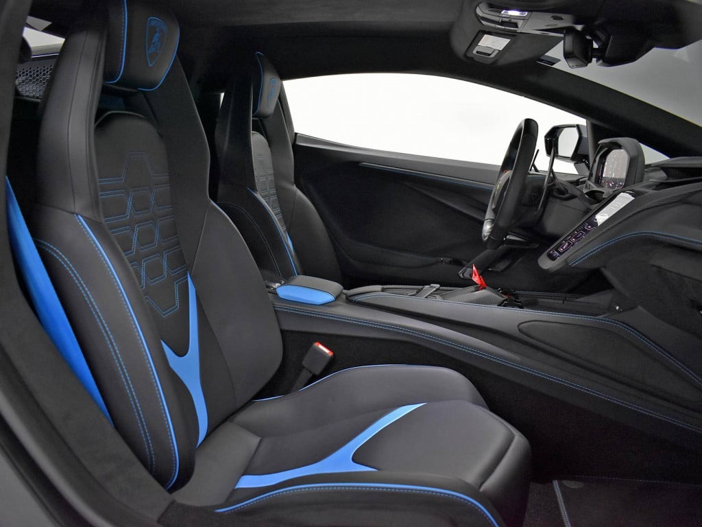 Imagem do veículo LAMBORGHINI REVUELTO COUPE LP 1015-4 (HIB) 2024