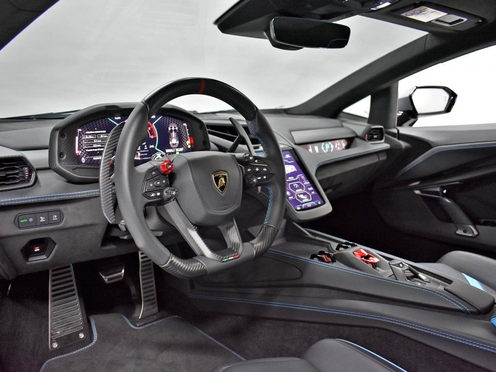 Imagem do veículo LAMBORGHINI REVUELTO COUPE LP 1015-4 (HIB) 2024