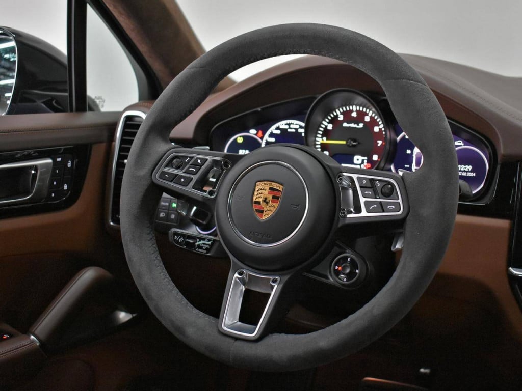 Imagem do veículo PORSCHE CAYENNE COUPE TURBO S E-HYBRID 4.0 2023