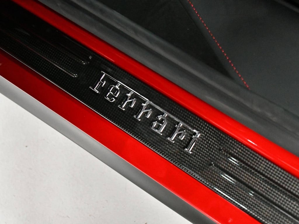 Imagem do veículo FERRARI SF90 STRADALE 2022