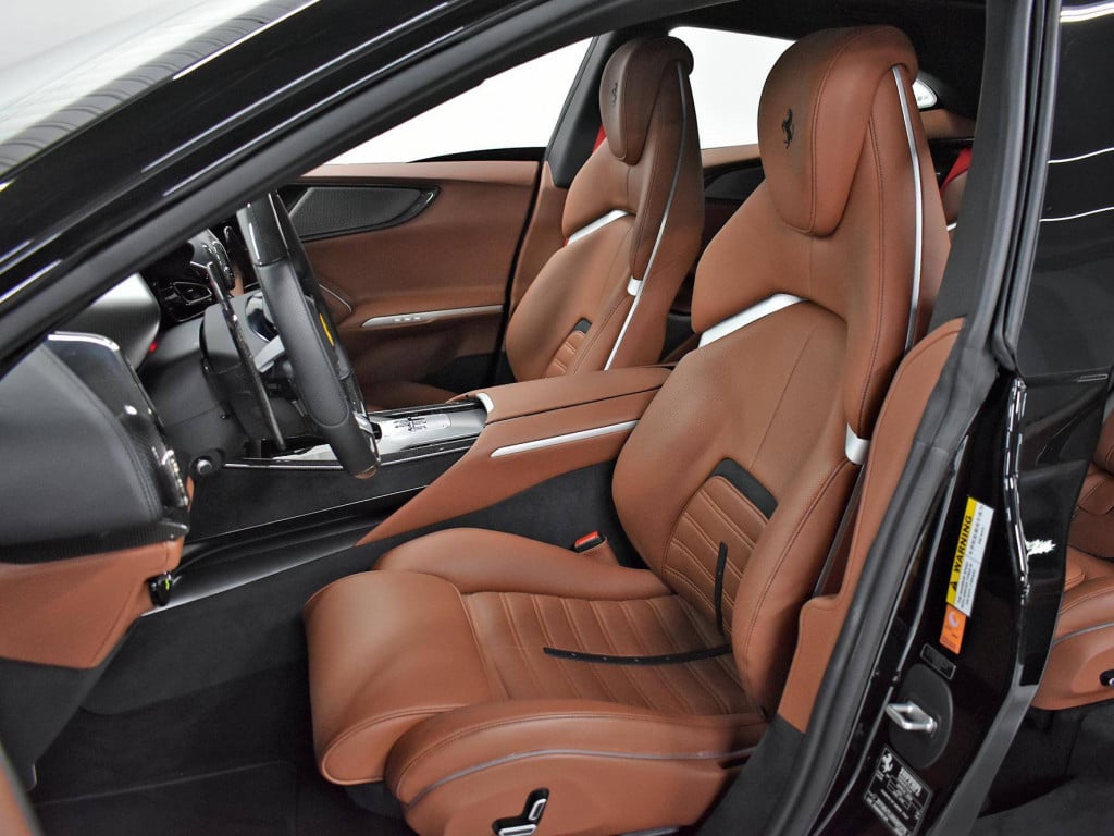 Imagem do veículo FERRARI PUROSANGUE 6.5 V12 725CV 2024