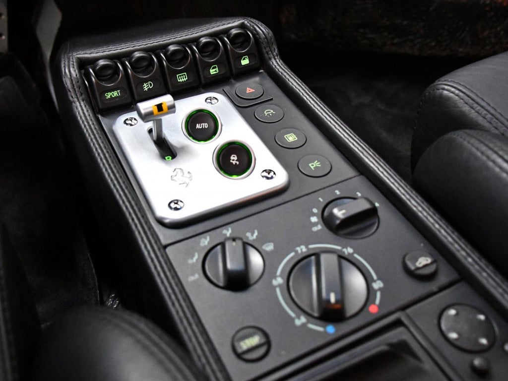 Imagem do veículo FERRARI 355 F-1 GTS 3.5 2P 1999