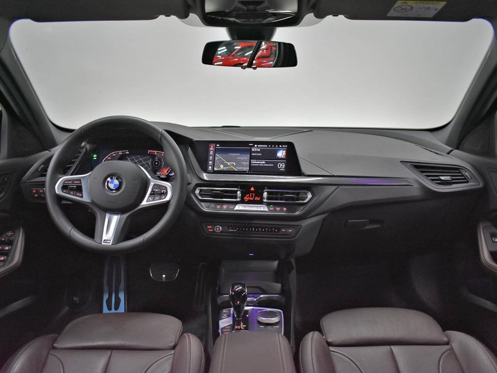 Imagem do veículo BMW 118I M SPORT 1.5 TB 12V AUT. 5P 2024