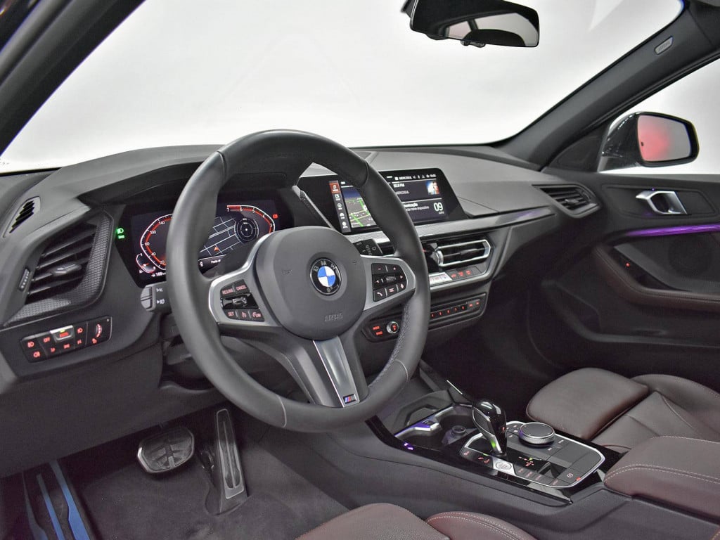 Imagem do veículo BMW 118I M SPORT 1.5 TB 12V AUT. 5P 2024