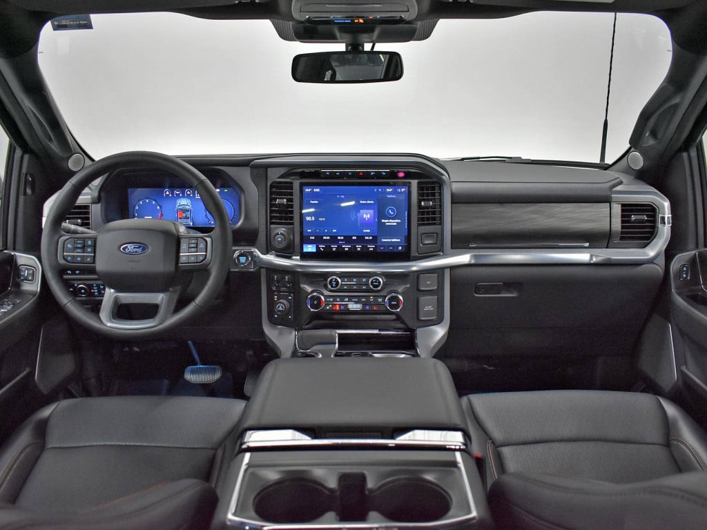 Imagem do veículo FORD F-150 LARIAT 2024