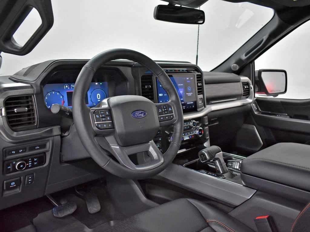 Imagem do veículo FORD F-150 LARIAT 2024