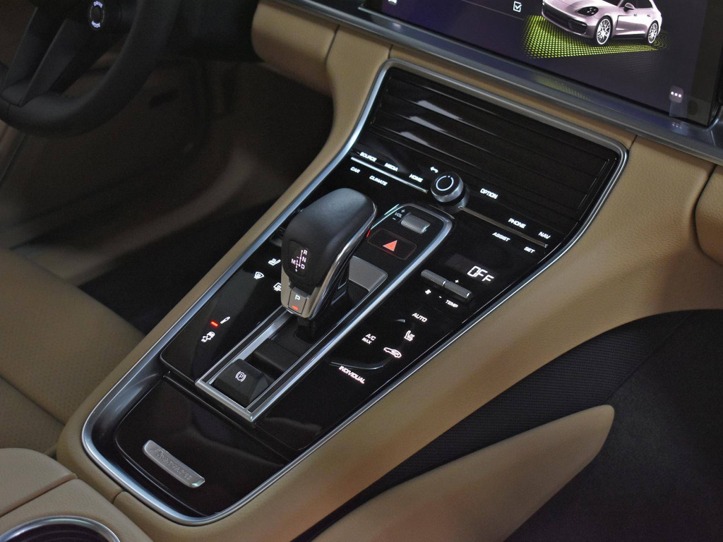 Imagem do veículo PORSCHE PANAMERA 4 E-HYBRID SPORT TURISMO 2023