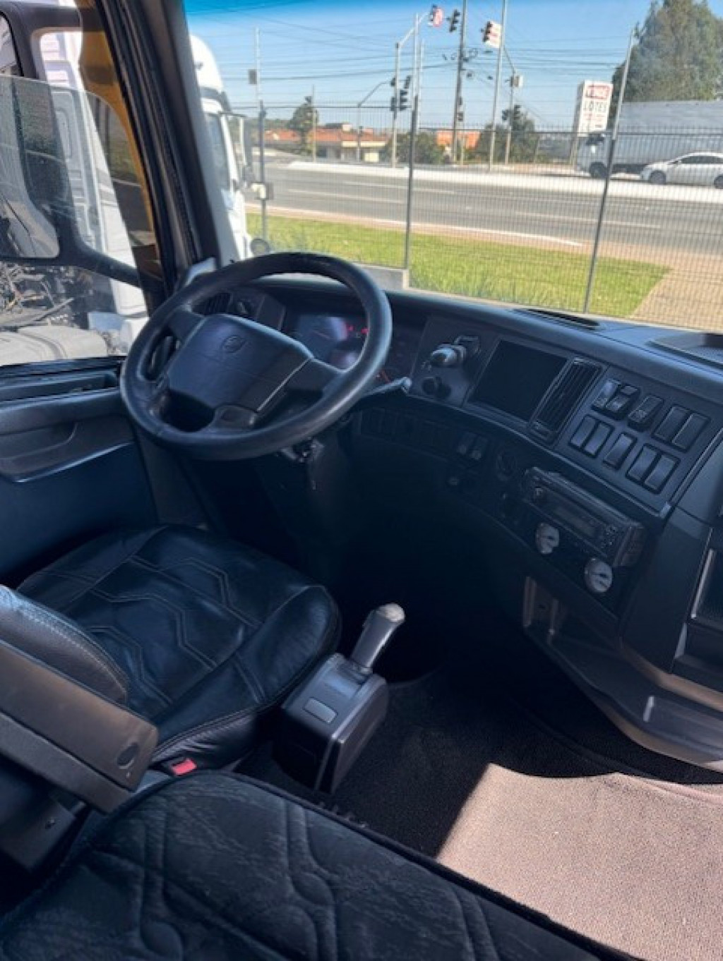 Imagem do veículo VOLVO FH 440 6x2