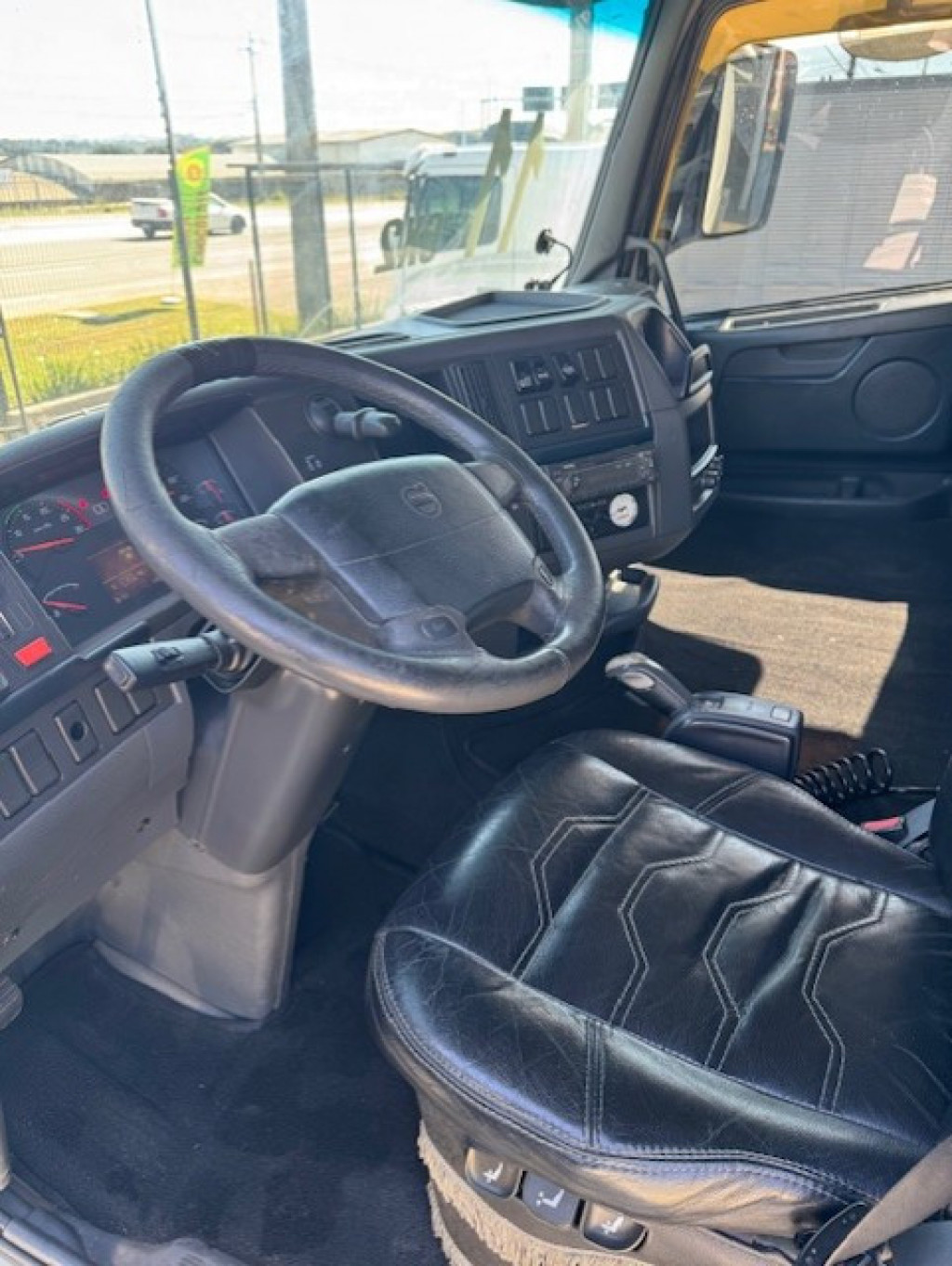 Imagem do veículo VOLVO FH 440 6x2