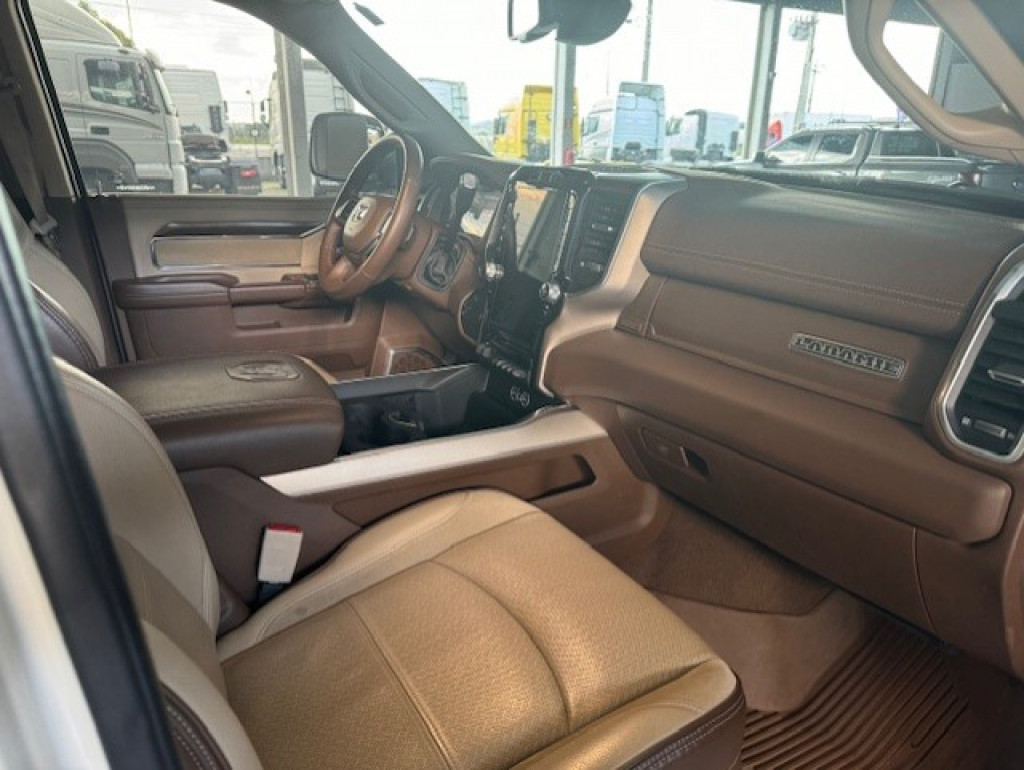 Imagem do veículo RAM 2500 LARAMIE 6.7 TURBO DIESEL  CD 4X4 AUTOMÁTICO