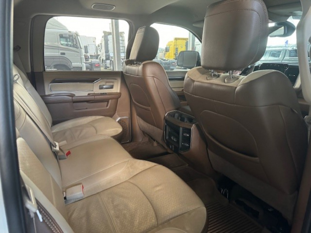Imagem do veículo RAM 2500 LARAMIE 6.7 TURBO DIESEL  CD 4X4 AUTOMÁTICO