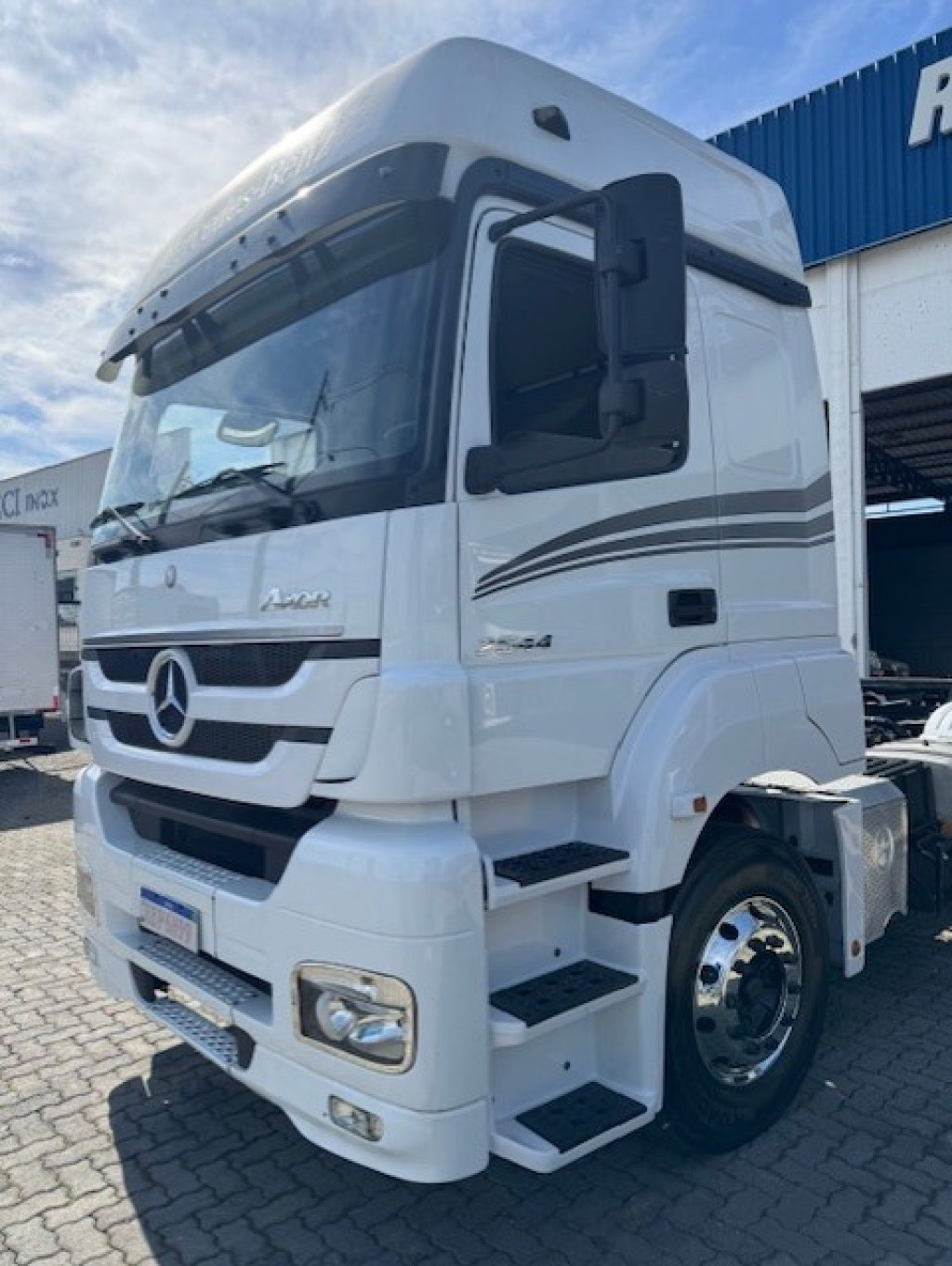 Imagem do veículo MERCEDES-BENZ Axor 2544 S 6x2 2P (E5)