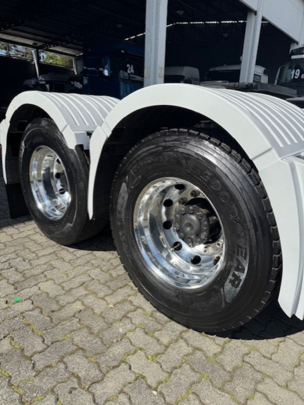 Imagem do veículo MERCEDES-BENZ Axor 2544 S 6x2 2P (E5)