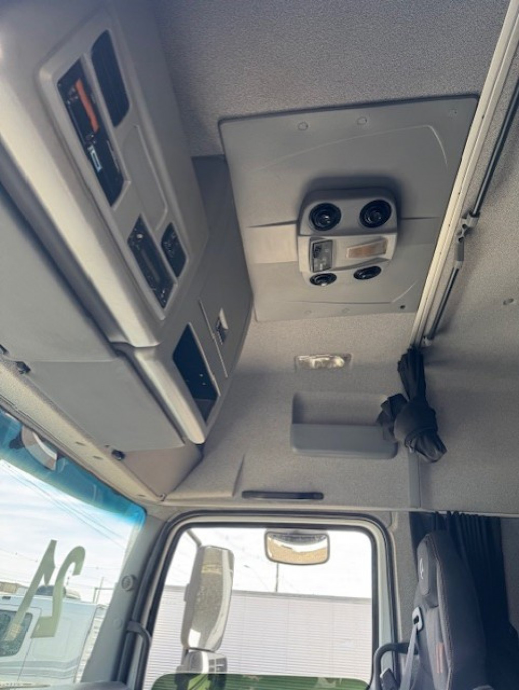 Imagem do veículo MERCEDES-BENZ Axor 2544 S 6x2 2P (E5)