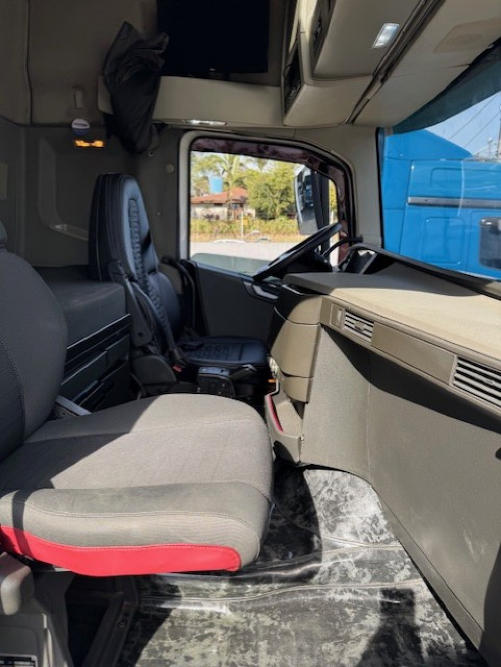 Imagem do veículo VOLVO FH 460 6x2