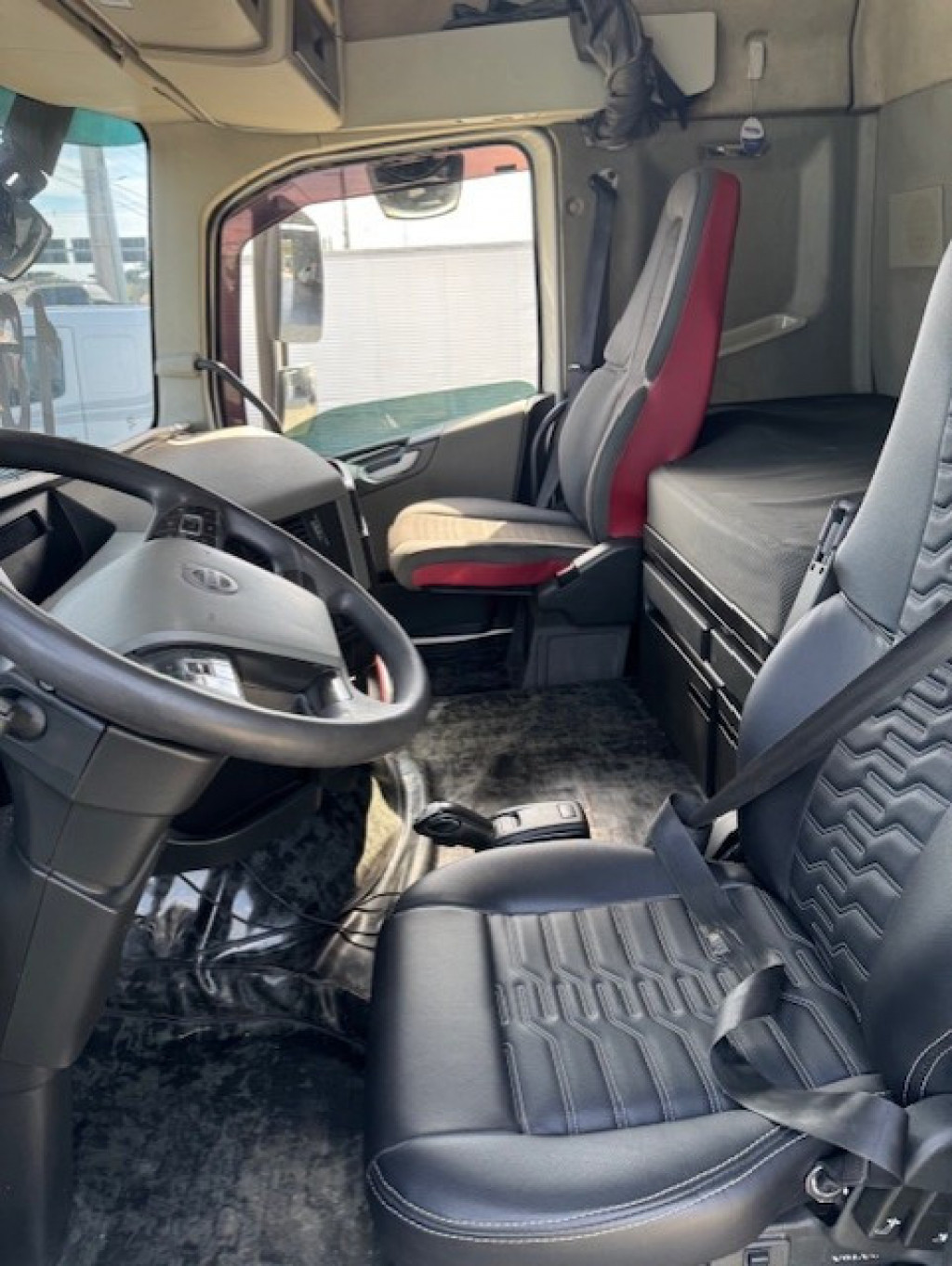 Imagem do veículo VOLVO FH 460 6x2