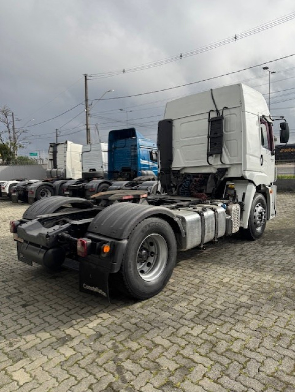 Imagem do veículo VOLKSWAGEN 19-330 E Constellation 2P (E5)