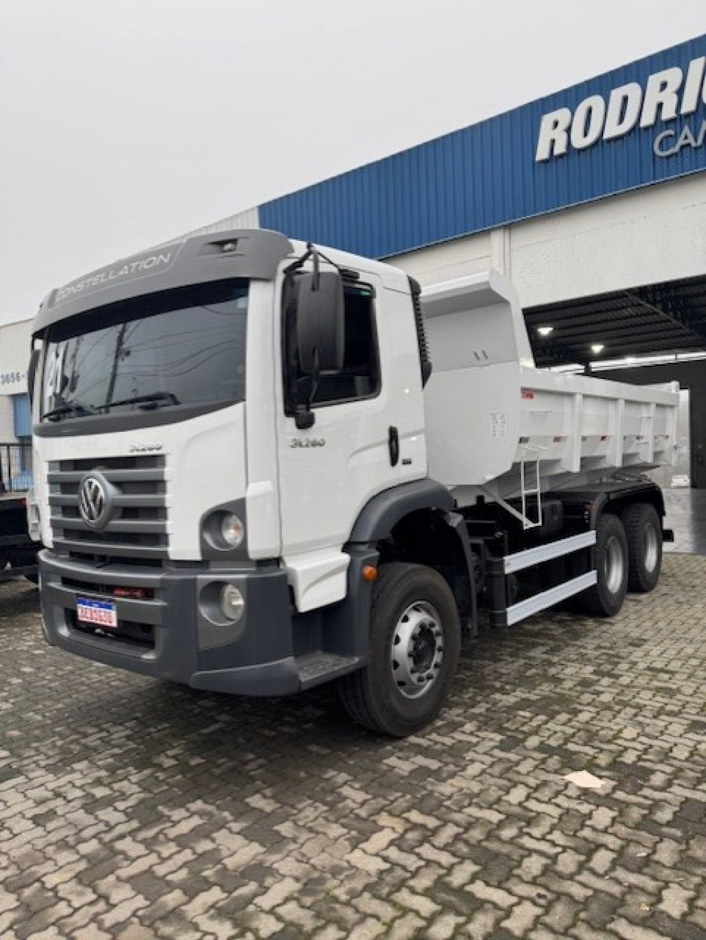 Imagem do veículo VOLKSWAGEN 31-280 E Constel. 6x4 2P (E5)